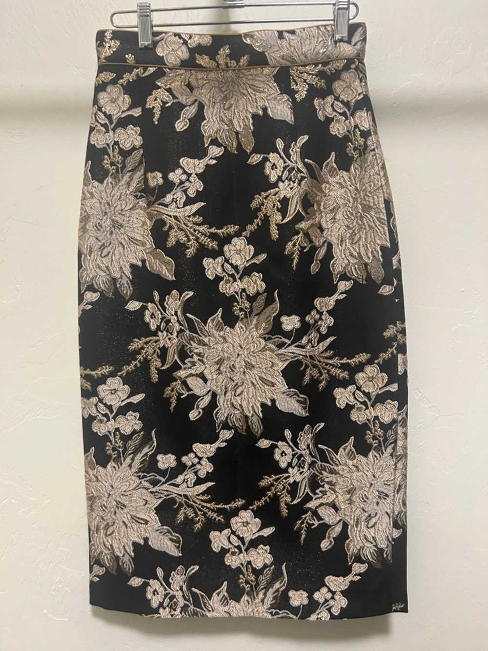 Elegant Black and gold Floral Jacquard Pencil Skirt- very D&G vibe